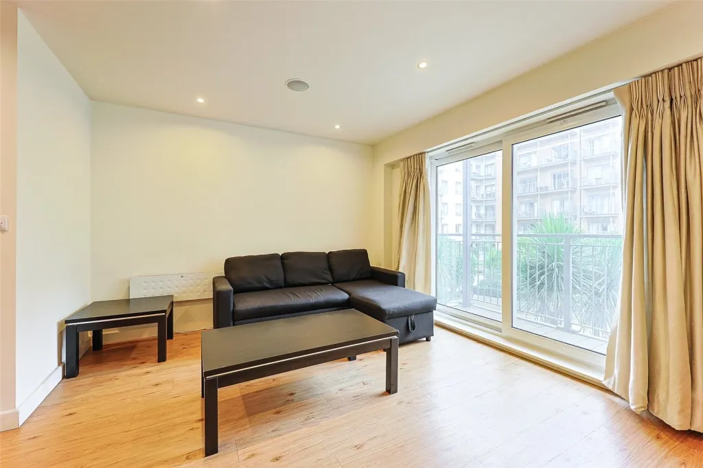 Heritage Avenue, Beaufort Park, NW9, photo 13