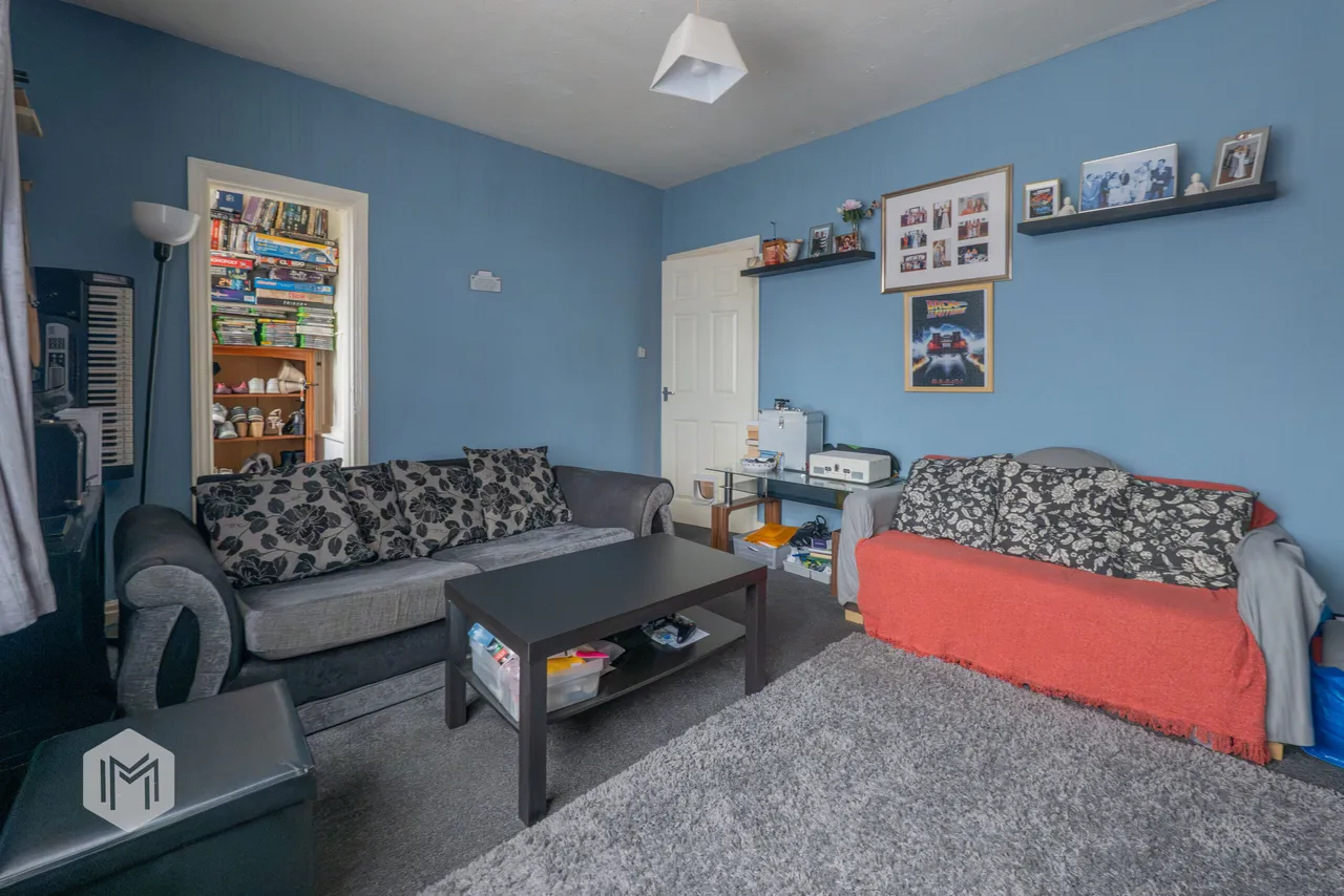 Cornwall Drive, Bury, BL9 9ET, photo 3