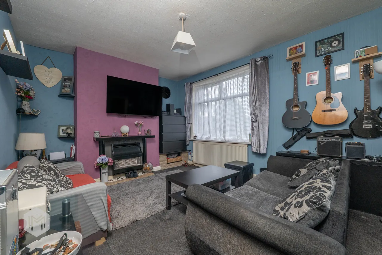 Cornwall Drive, Bury, BL9 9ET, photo 2