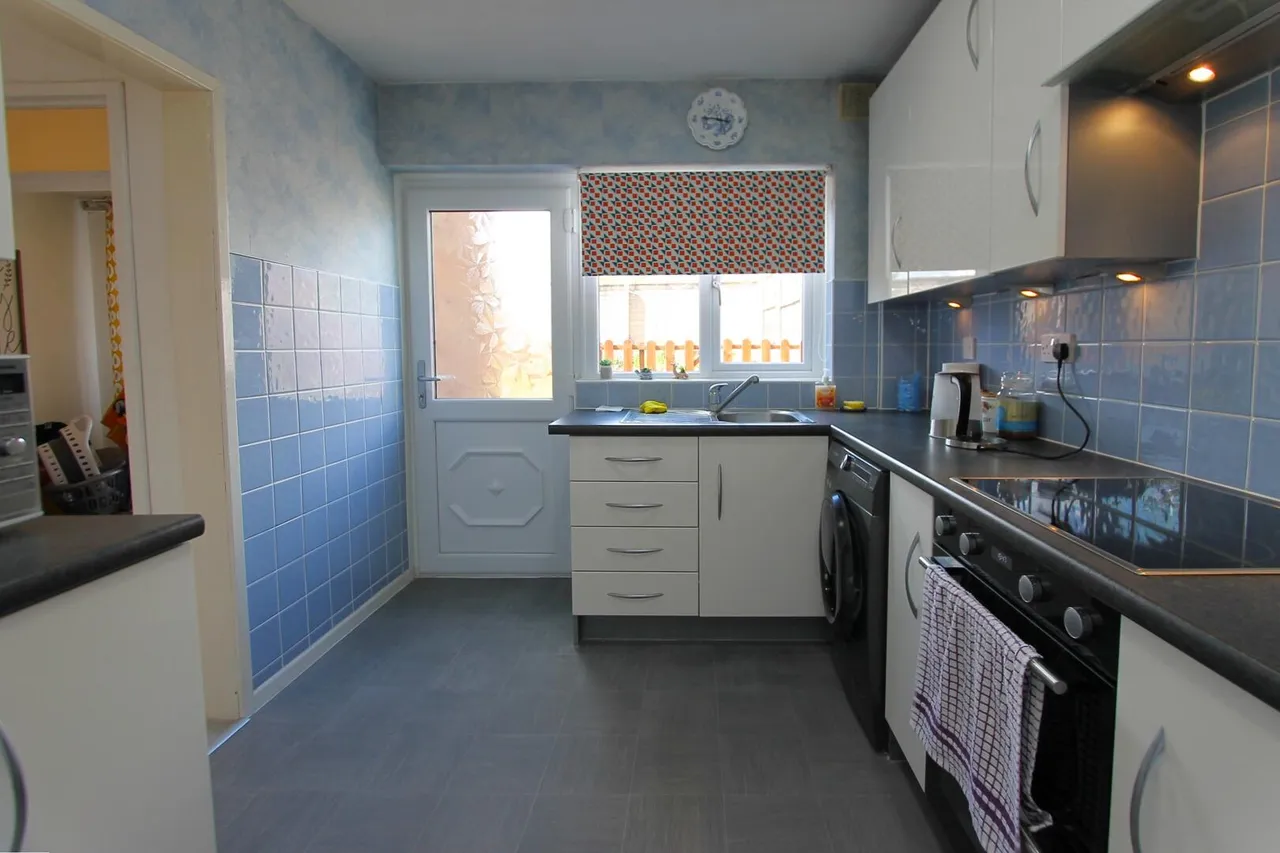 Chichester Avenue, Kidderminster, photo 6