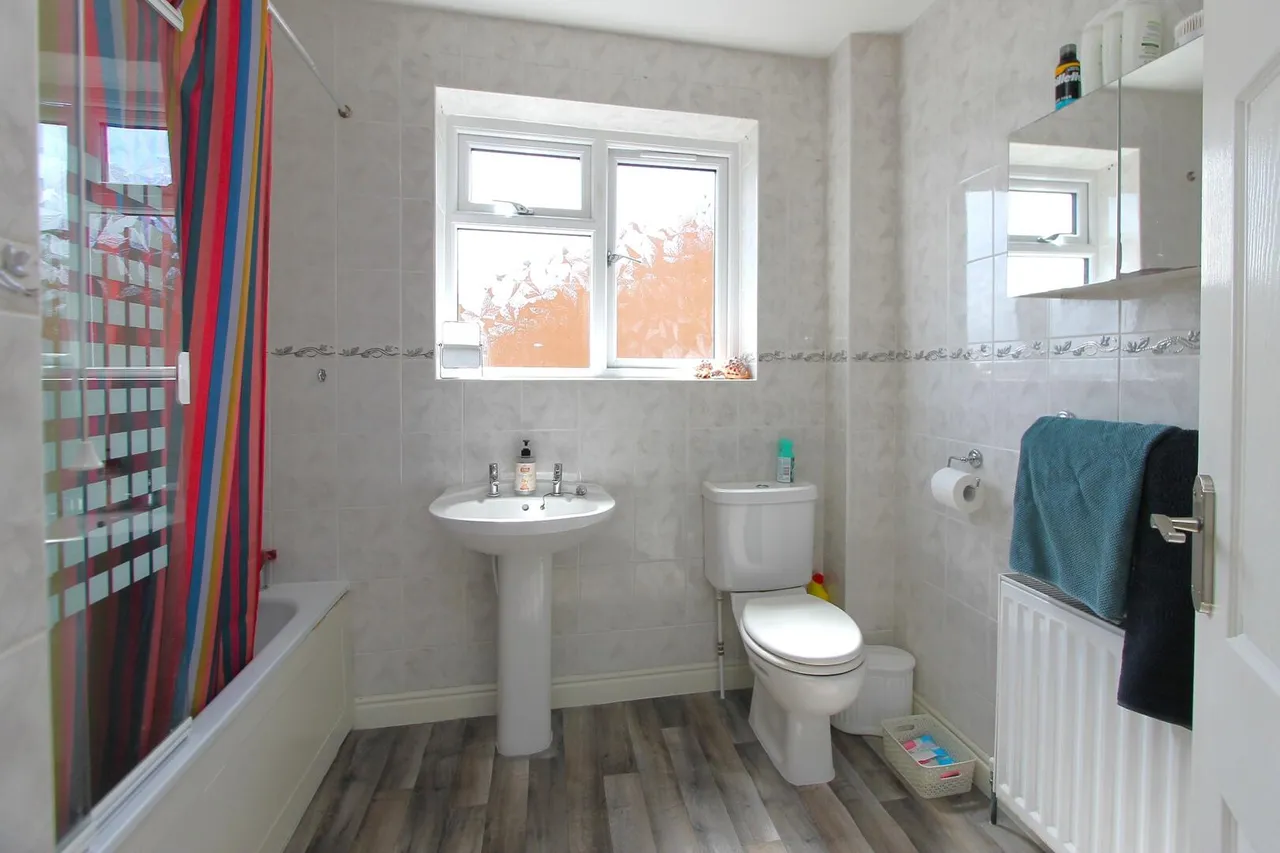 Chichester Avenue, Kidderminster, photo 11