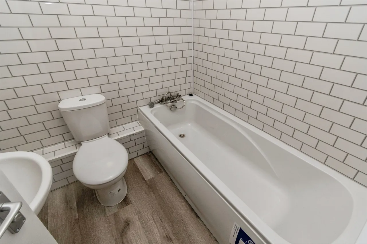 High Street, Moxley, WS10, photo 13