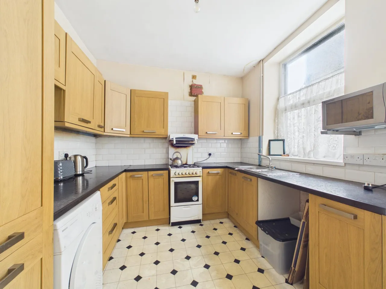 Commercial Street, Caerphilly, CF83, photo 12