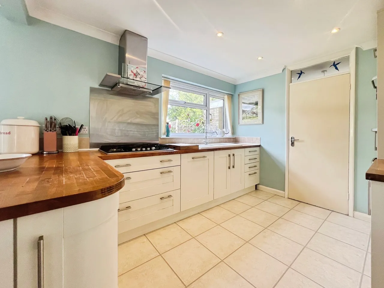 Oast House Crescent, Farnham, Surrey, GU9 0NP, photo 3