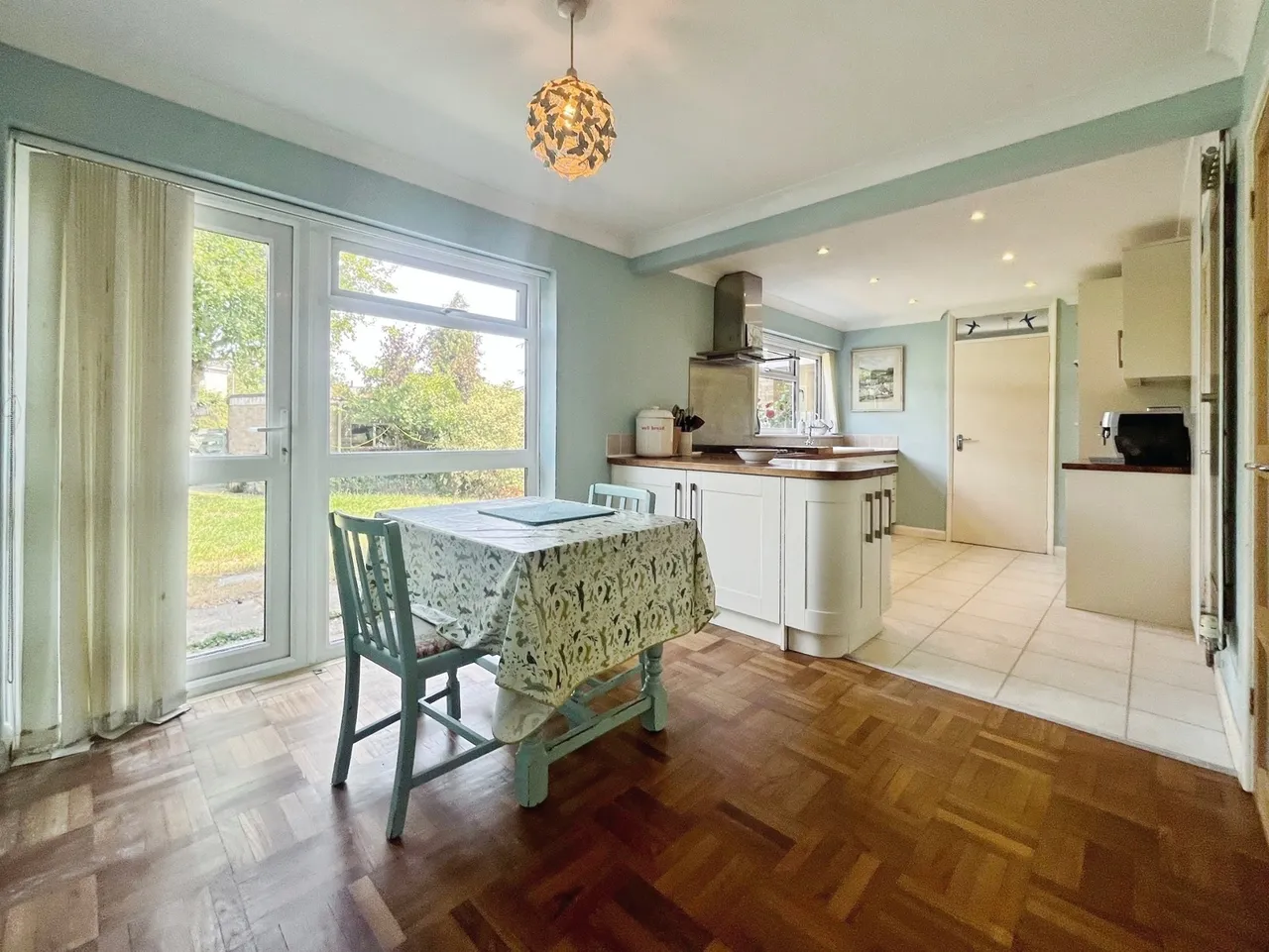 Oast House Crescent, Farnham, Surrey, GU9 0NP, photo 2