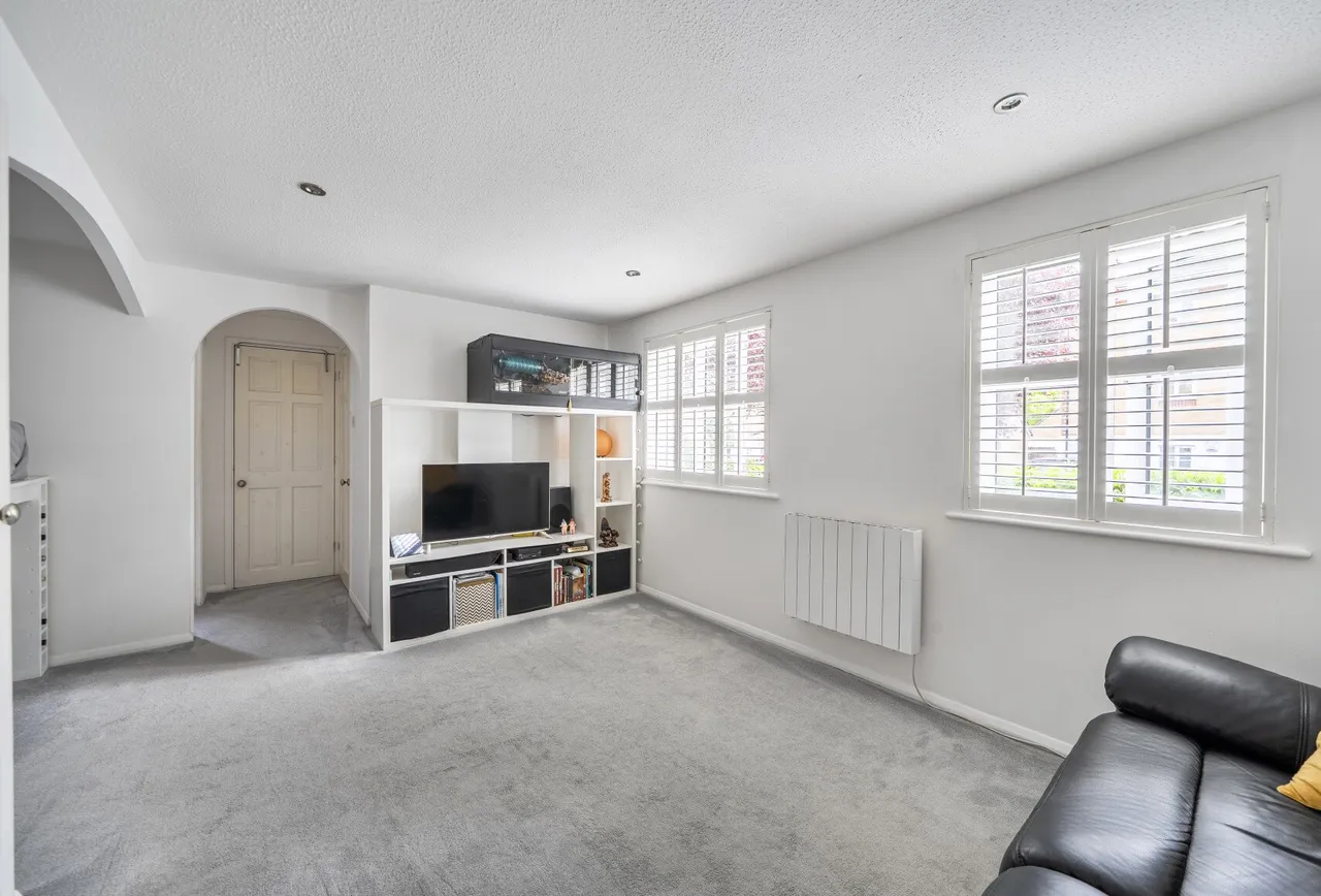 flat for sale — Chipstead Close, Sutton, SM2 6BF