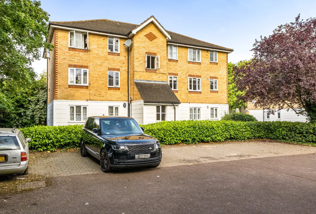 Chipstead Close, Sutton, SM2 6BF, photo 2