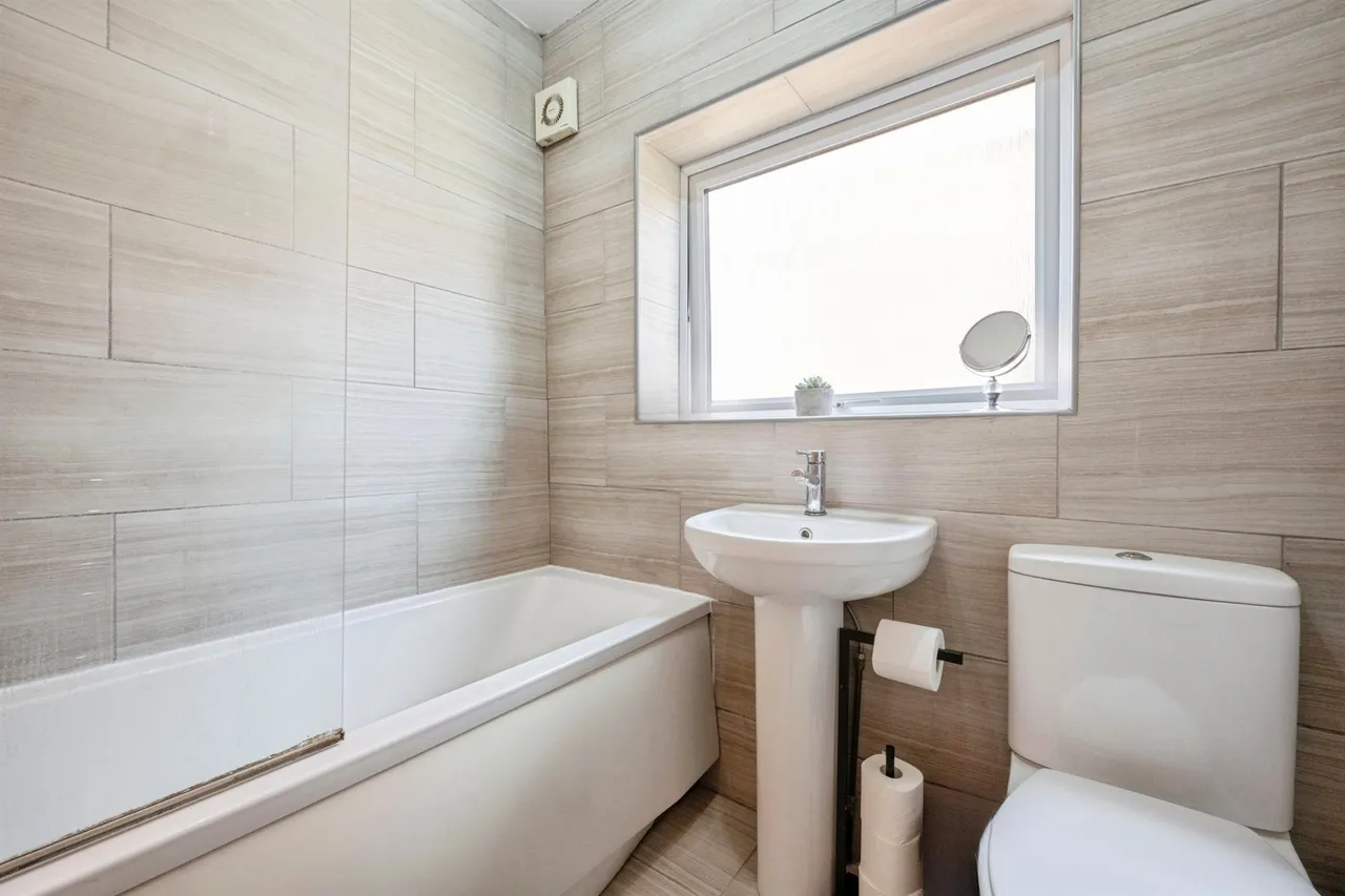 Almond Close, Maltby, Rotherham, photo 12