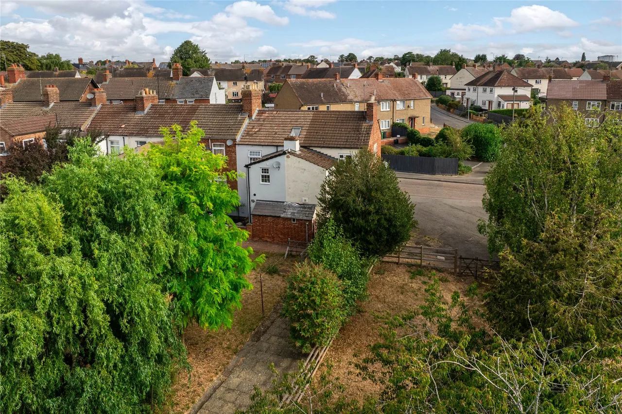 Hinwick Road, Wollaston, NN29, photo 9