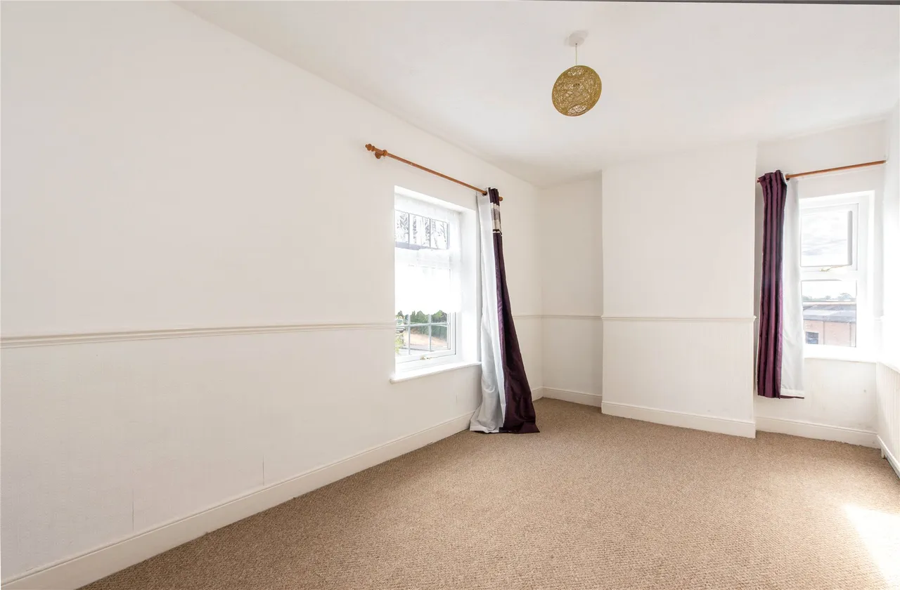Hinwick Road, Wollaston, NN29, photo 4