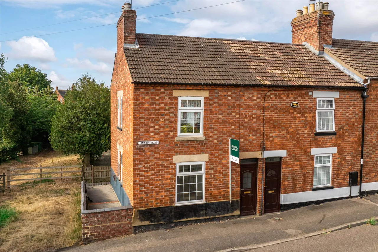 2 bed house for sale, Hinwick Road, Wollaston, NN29
