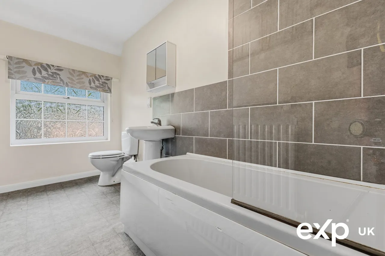 Hutt Farm Court, Ravenshead, photo 19