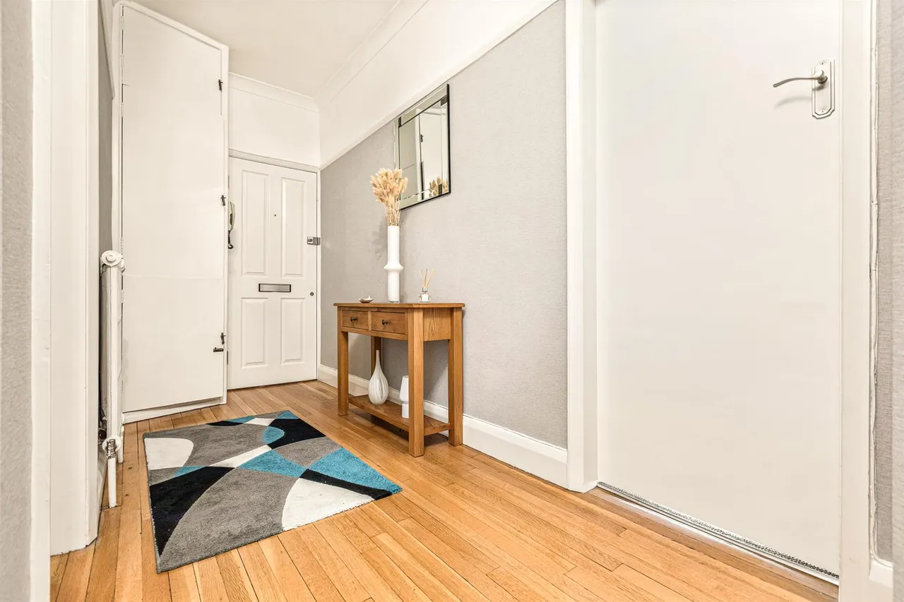 Knighton Park Road, Stoneygate, LE2, photo 9
