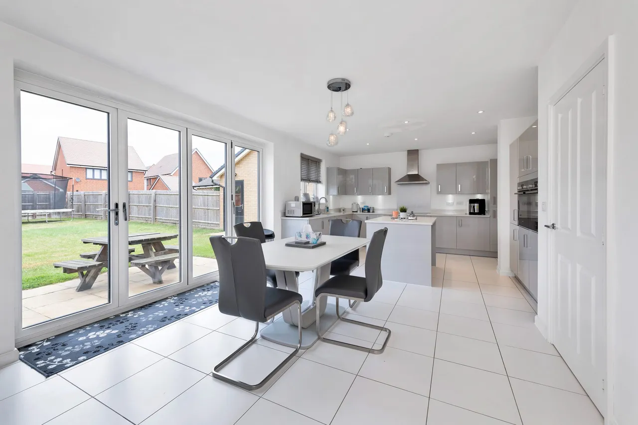 Burgoyne Avenue, Wootton, Bedford, Bedford, MK43 9RR, photo 2