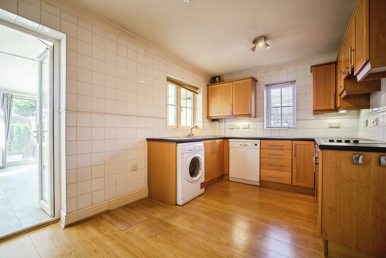 Waterside Lane, Gillingham, photo 3