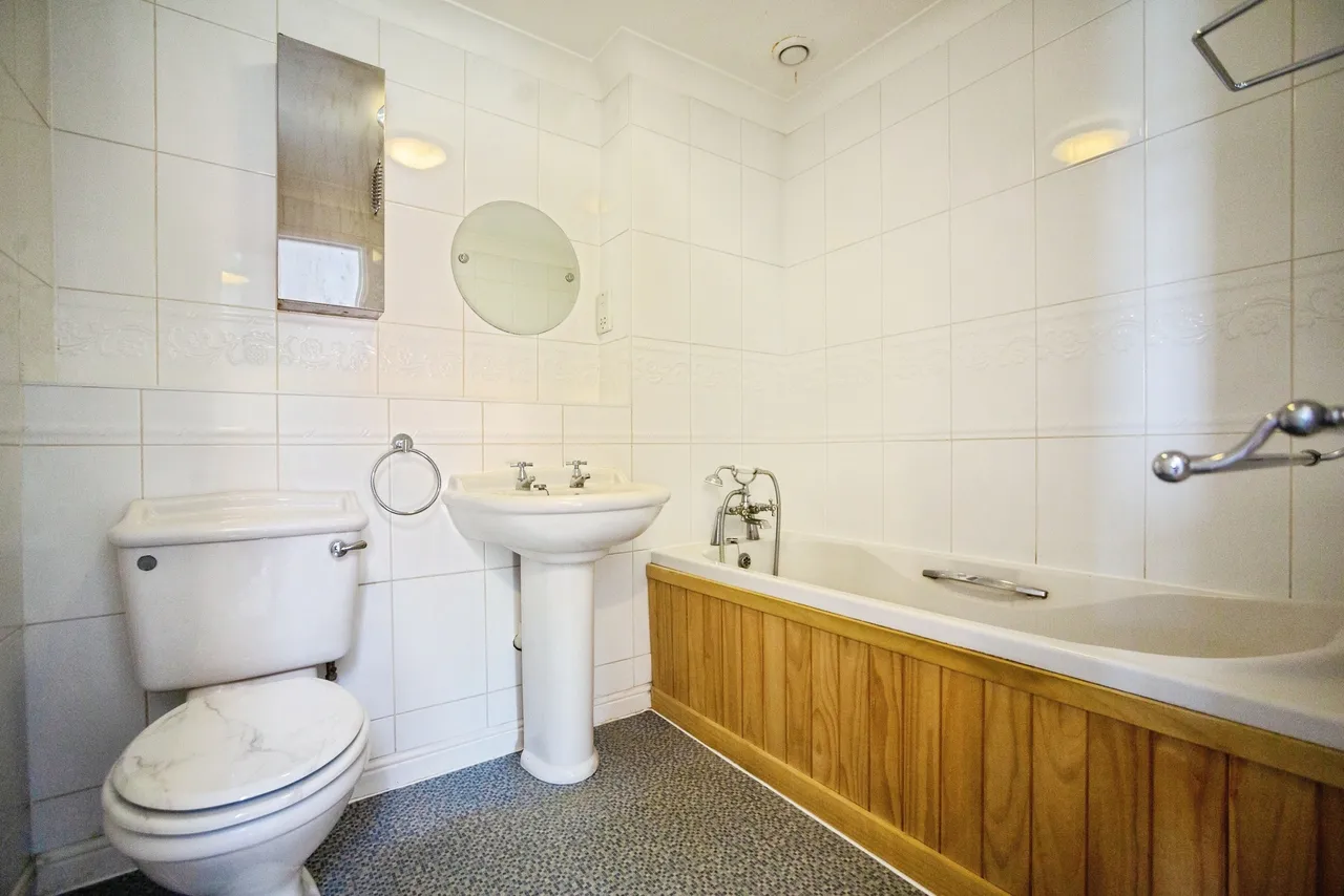 Waterside Lane, Gillingham, photo 10