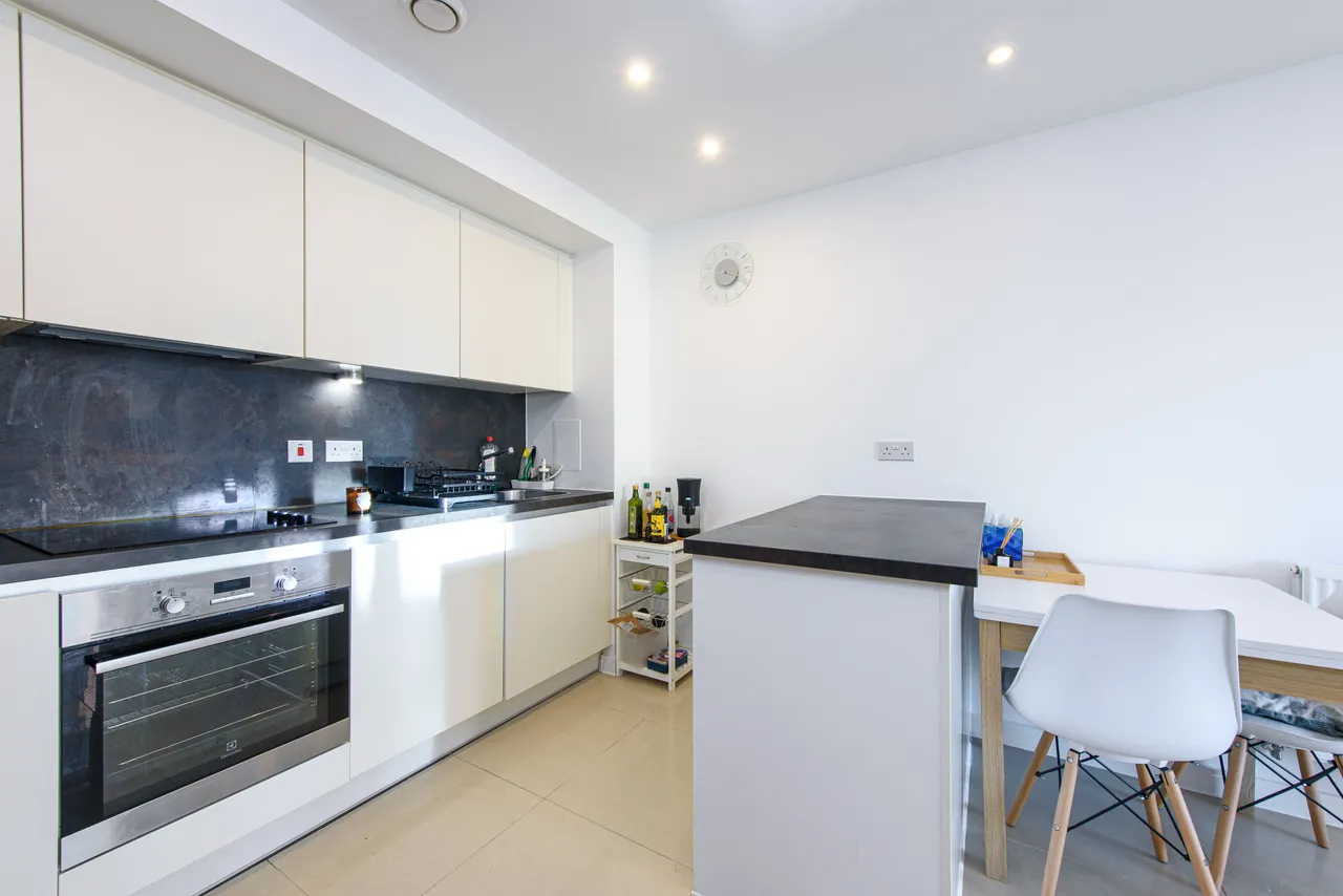 47 Goshawk Court, 5 Shearwater Drive, London, photo 4