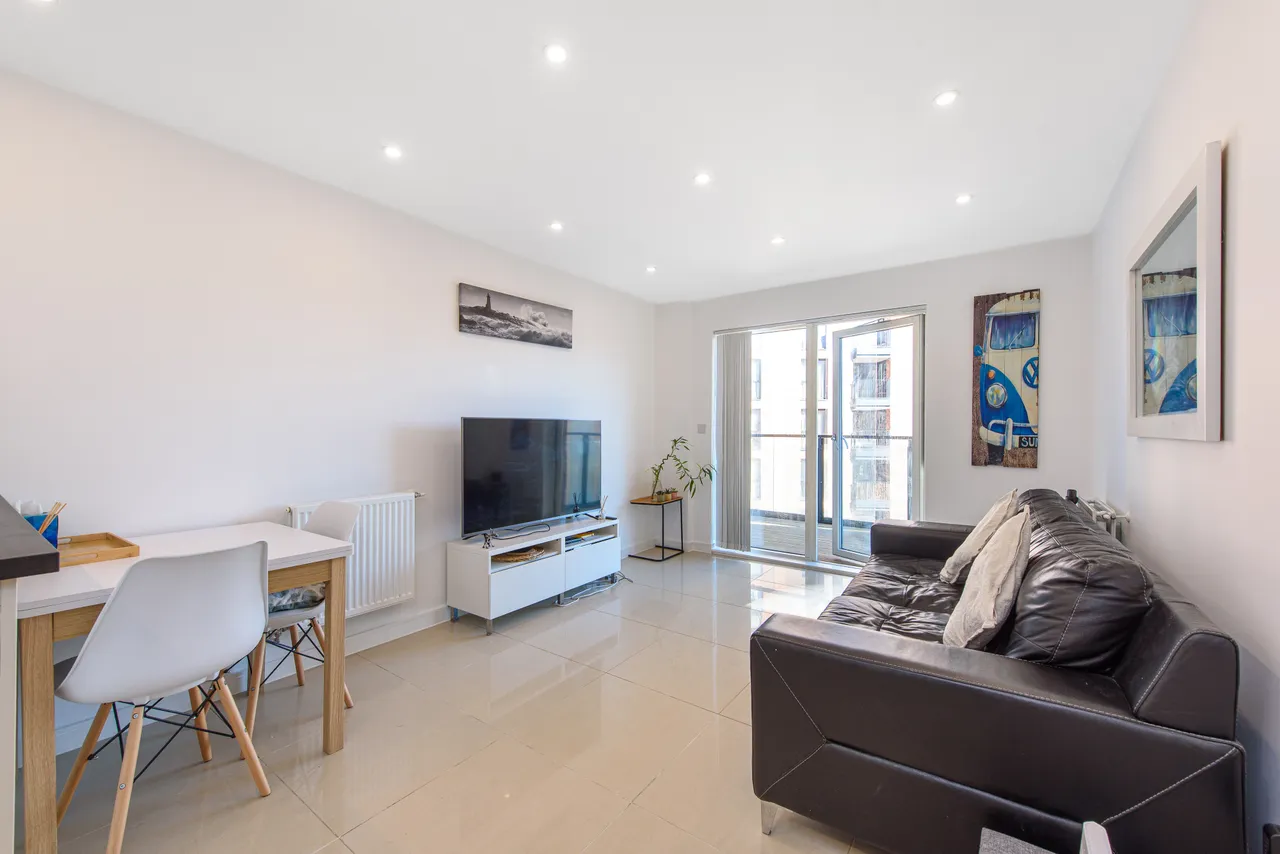 47 Goshawk Court, 5 Shearwater Drive, London, photo 3