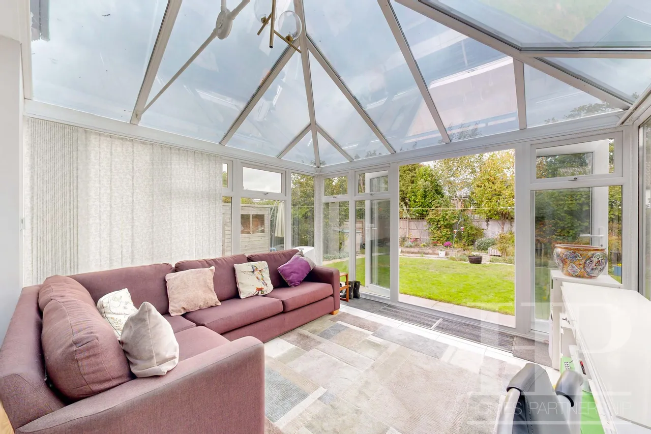 Eastwood, Crawley, RH10, photo 8
