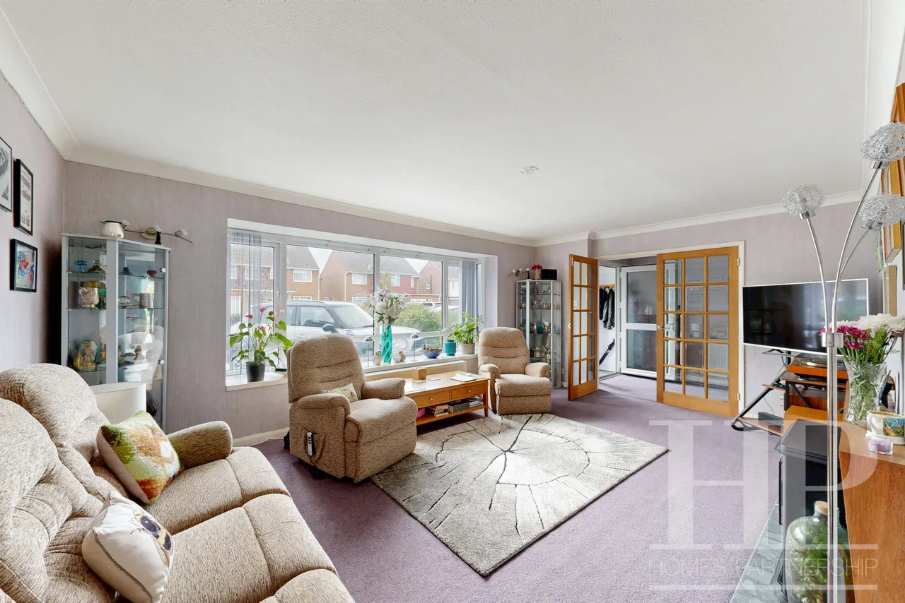 Eastwood, Crawley, RH10, photo 3