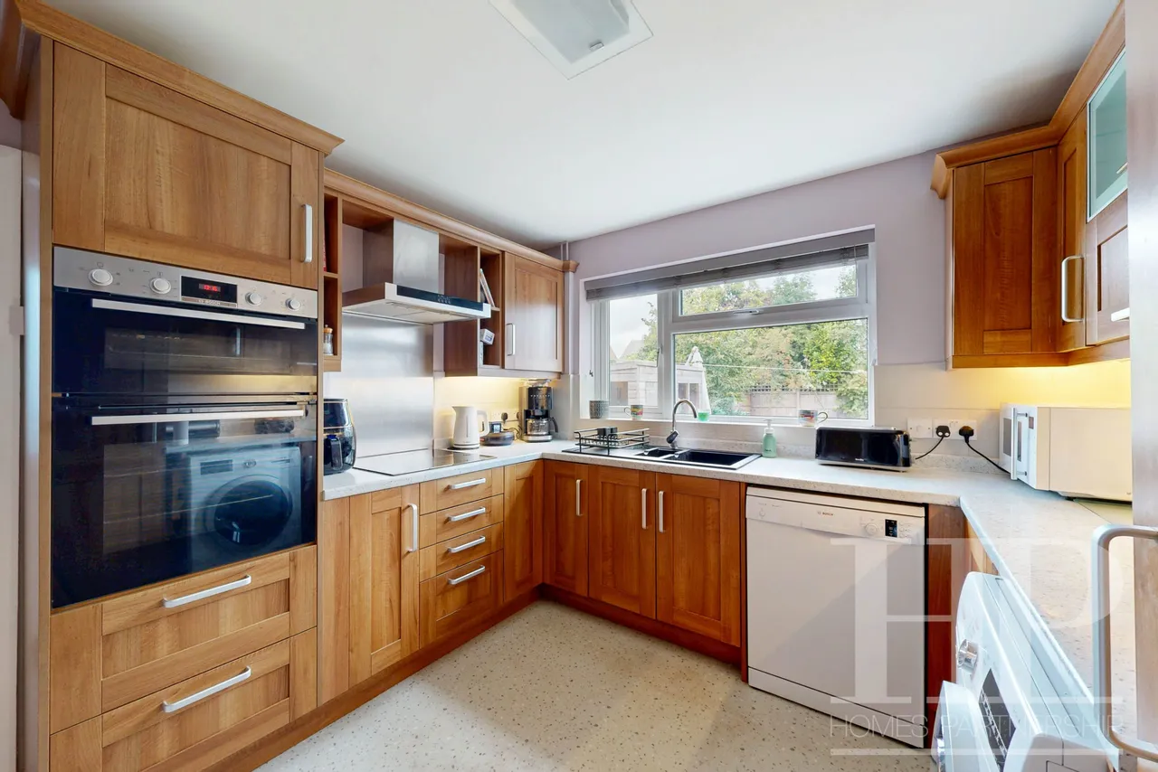 Eastwood, Crawley, RH10, photo 12