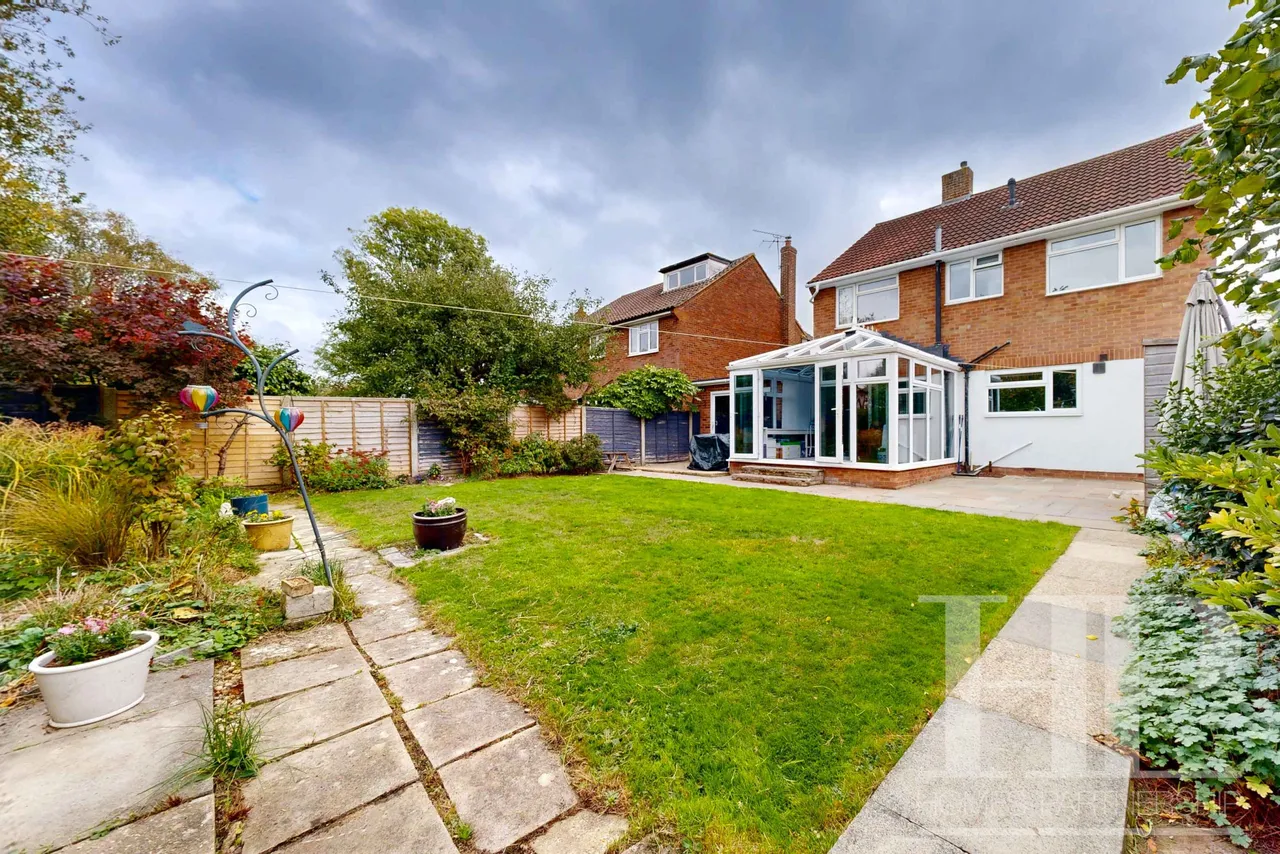 Eastwood, Crawley, RH10, photo 23
