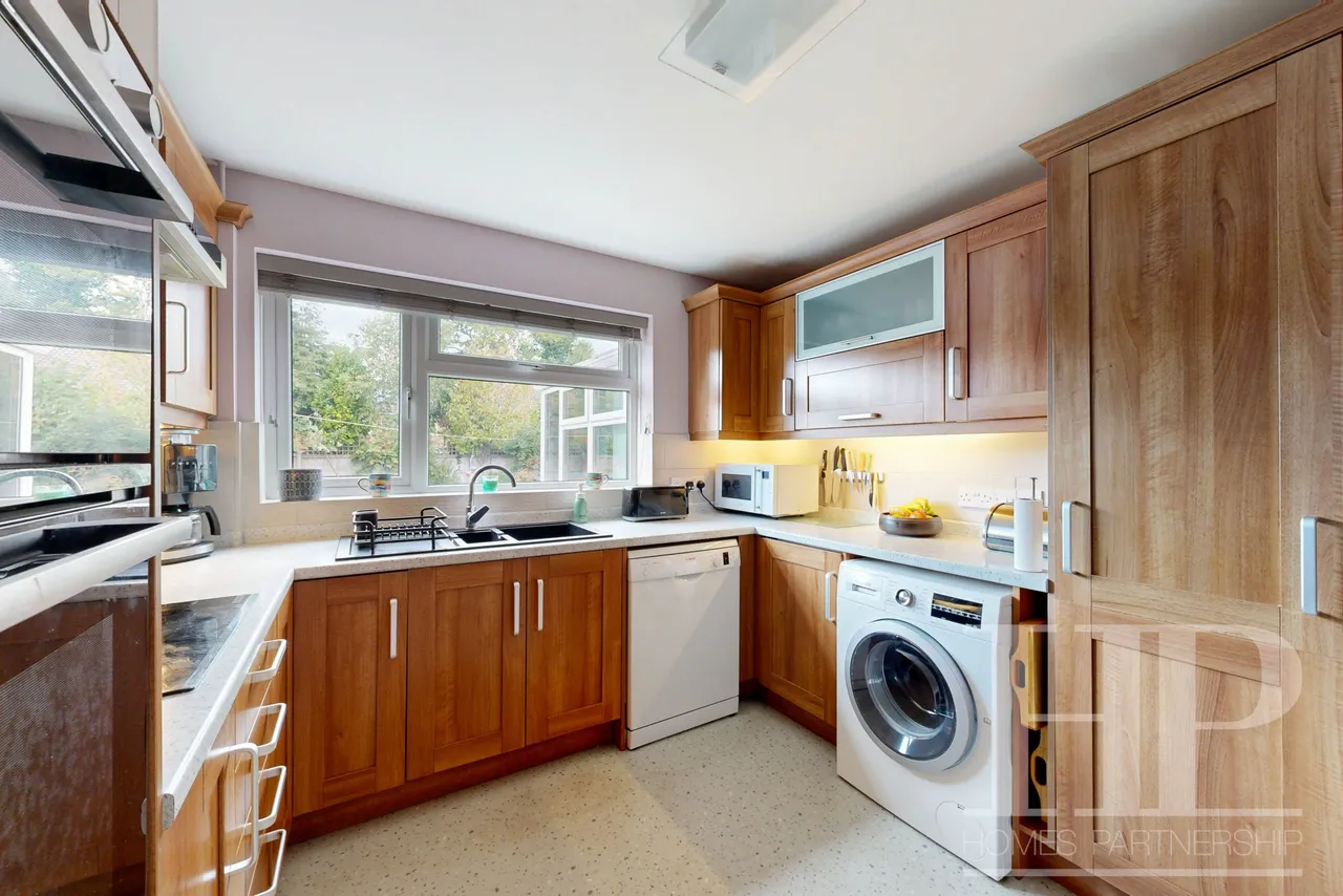 Eastwood, Crawley, RH10, photo 11