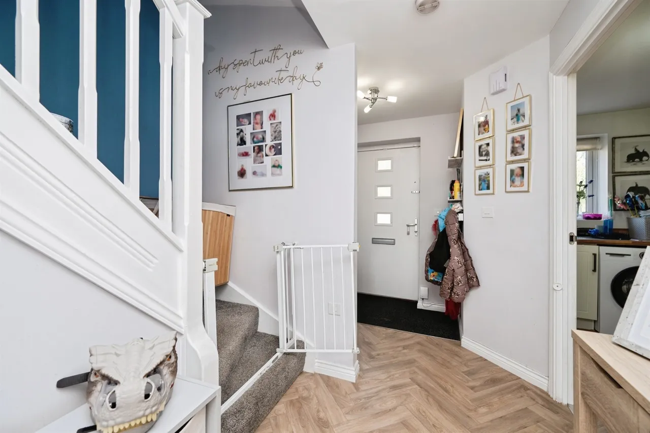 Braybrook Crescent, WEST BROMWICH, photo 6