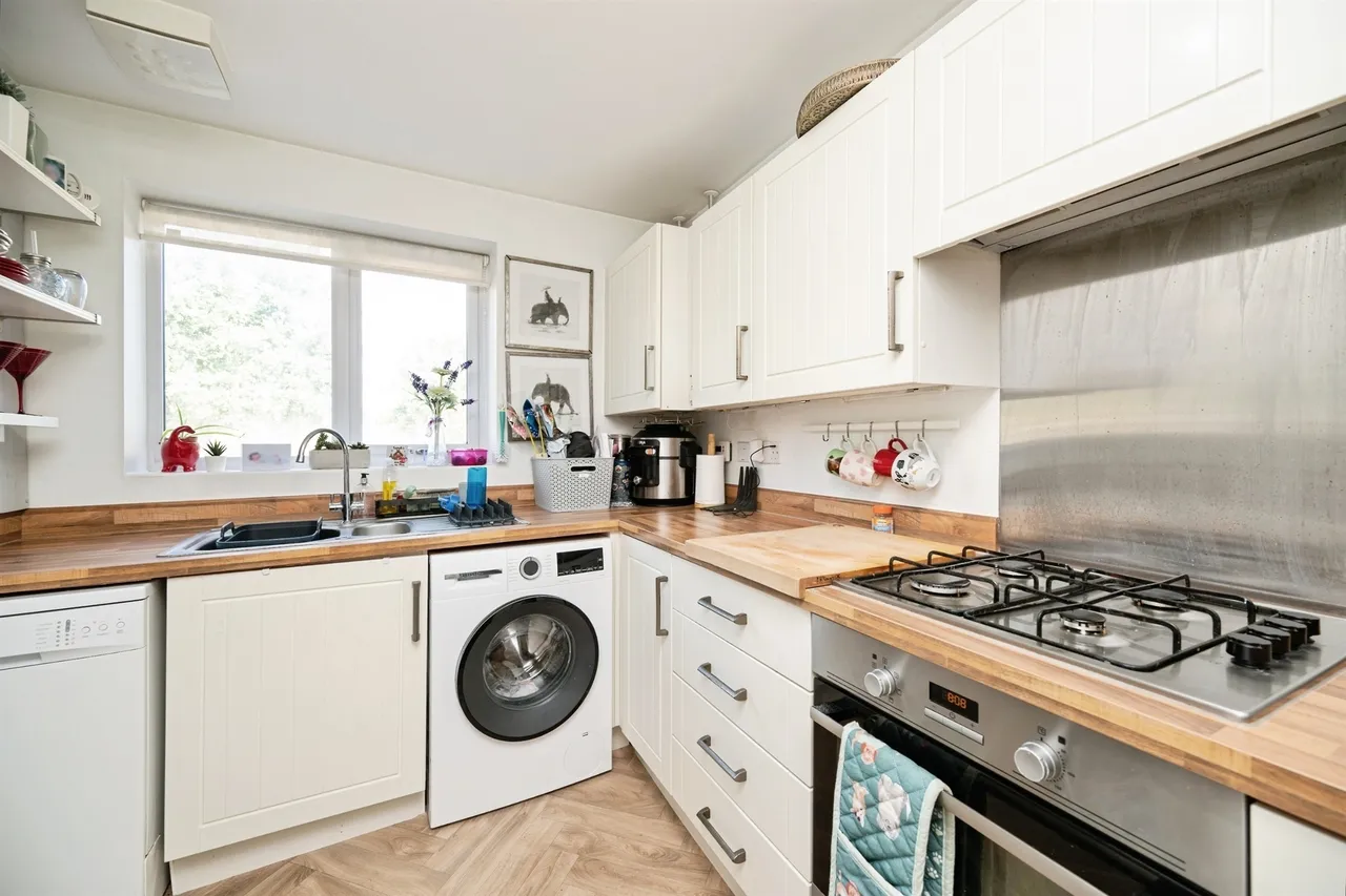 Braybrook Crescent, WEST BROMWICH, photo 3