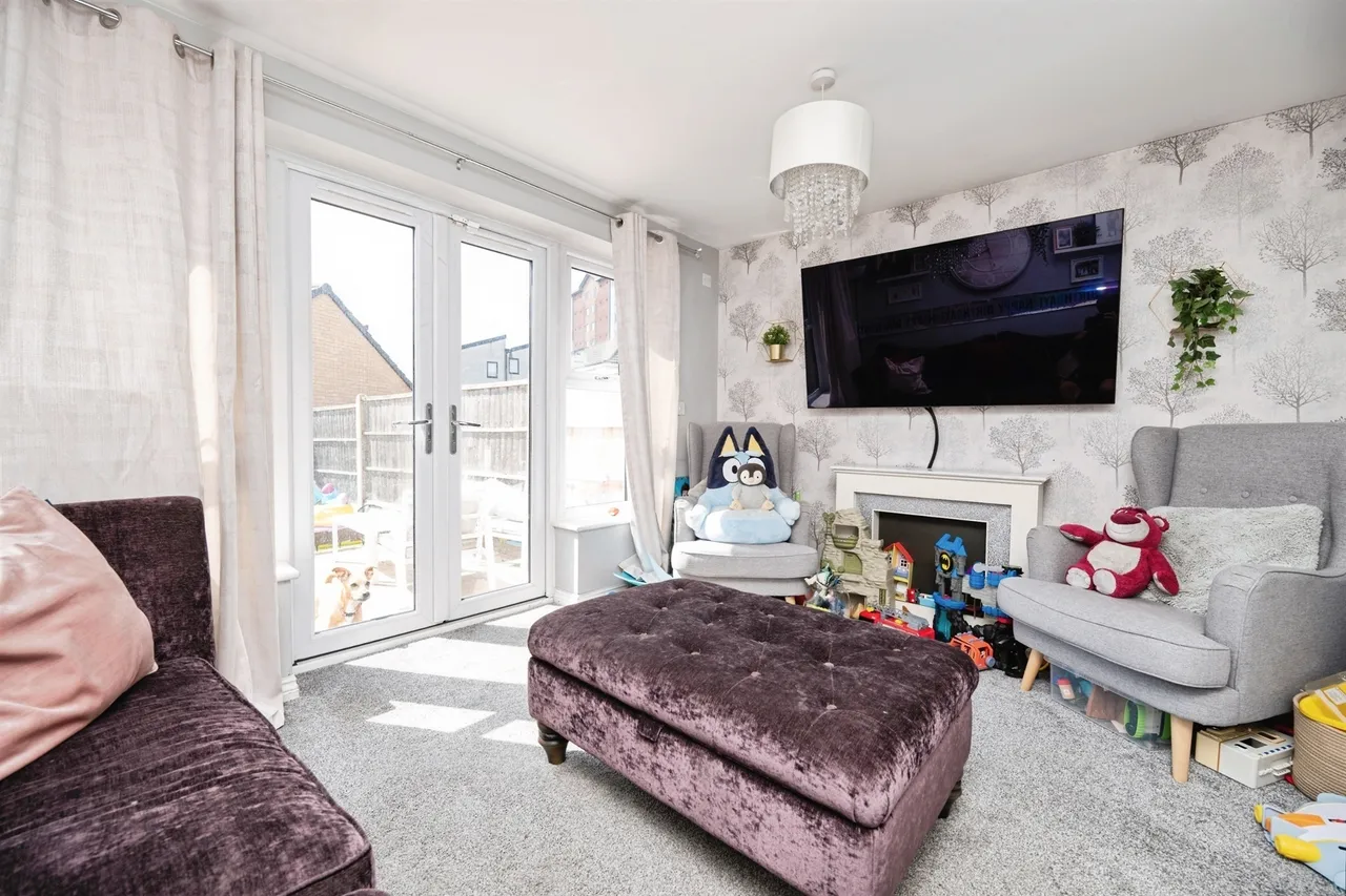 Braybrook Crescent, WEST BROMWICH, photo 2