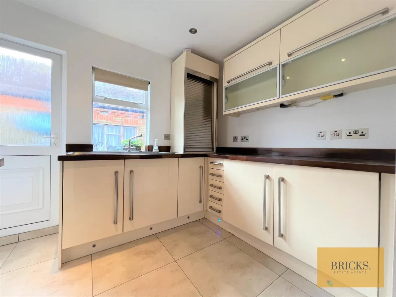 Chingford Lane, Woodford Green, London, IG8 9QT, photo 5