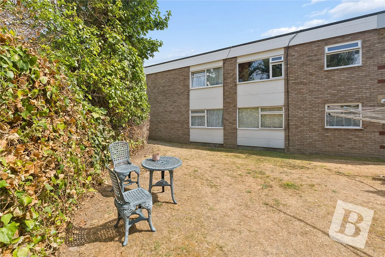 Neale Court, Upminster Road, Hornchurch, RM11, photo 8