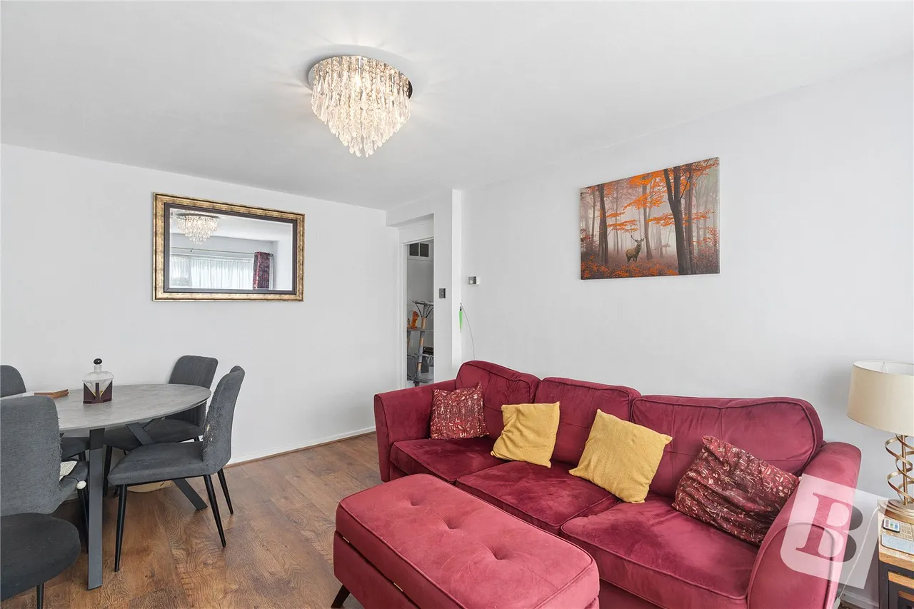 Neale Court, Upminster Road, Hornchurch, RM11, photo 3