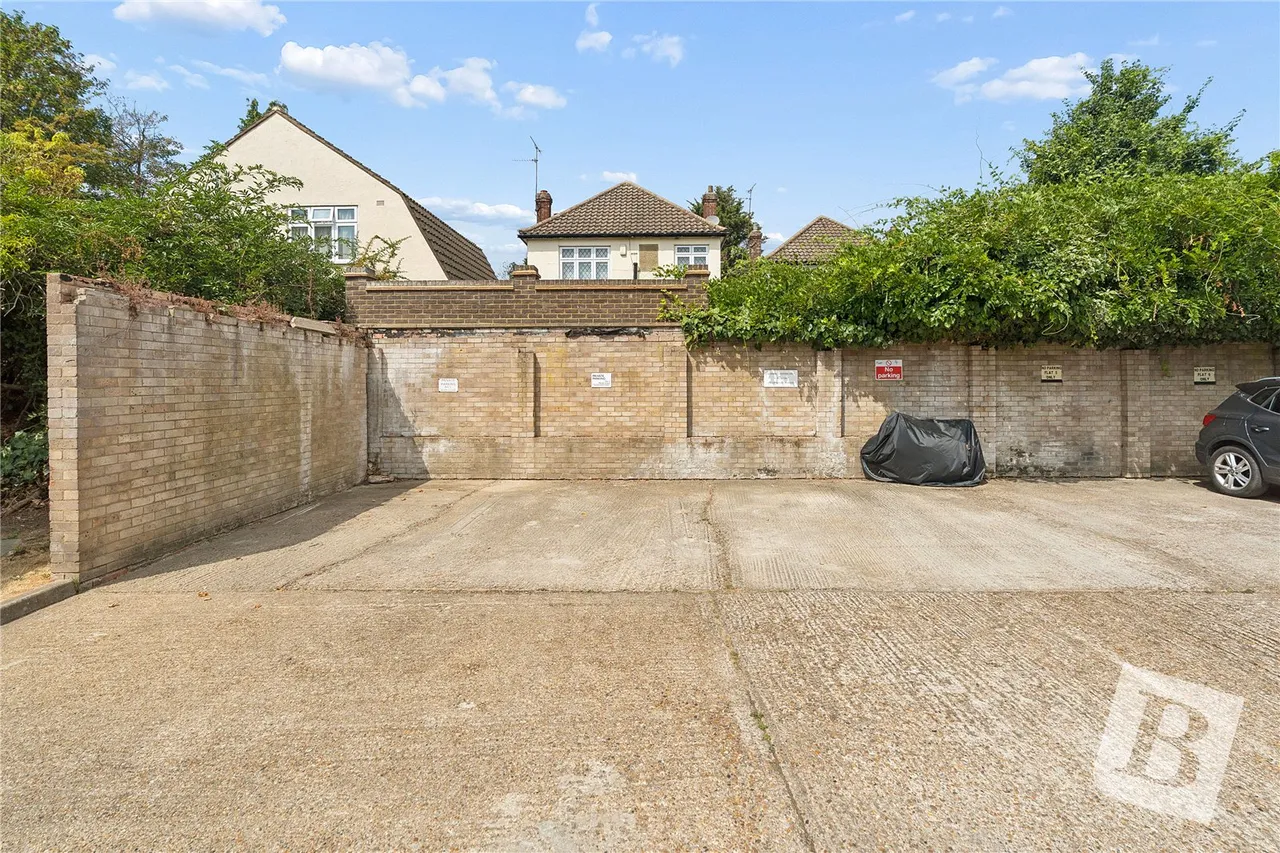 Neale Court, Upminster Road, Hornchurch, RM11, photo 7