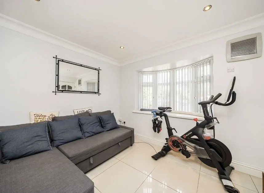 Hampton Court Avenue, East Molesey, KT8, photo 9