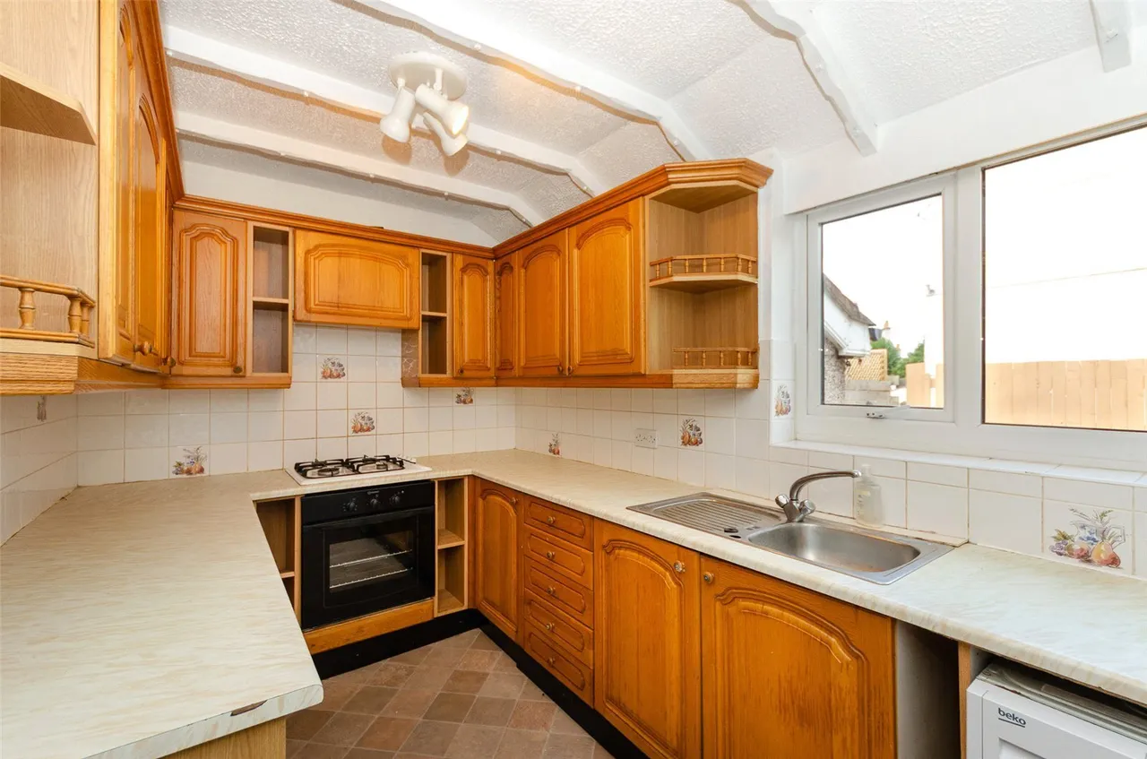 Grove Park, Colwyn Bay, LL29, photo 4