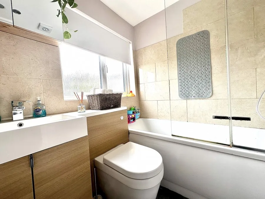 House Under Offer with 2 bedrooms in Harlow, CM18, photo 11
