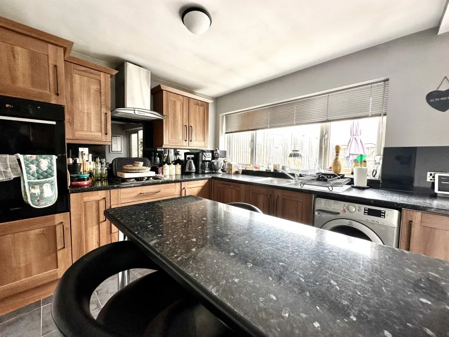 House Under Offer with 2 bedrooms in Harlow, CM18, photo 3