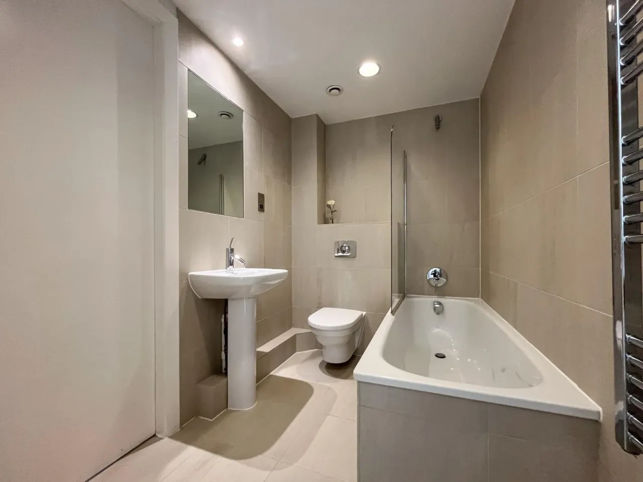 Bridgewater Place, Leeds, LS11, photo 9