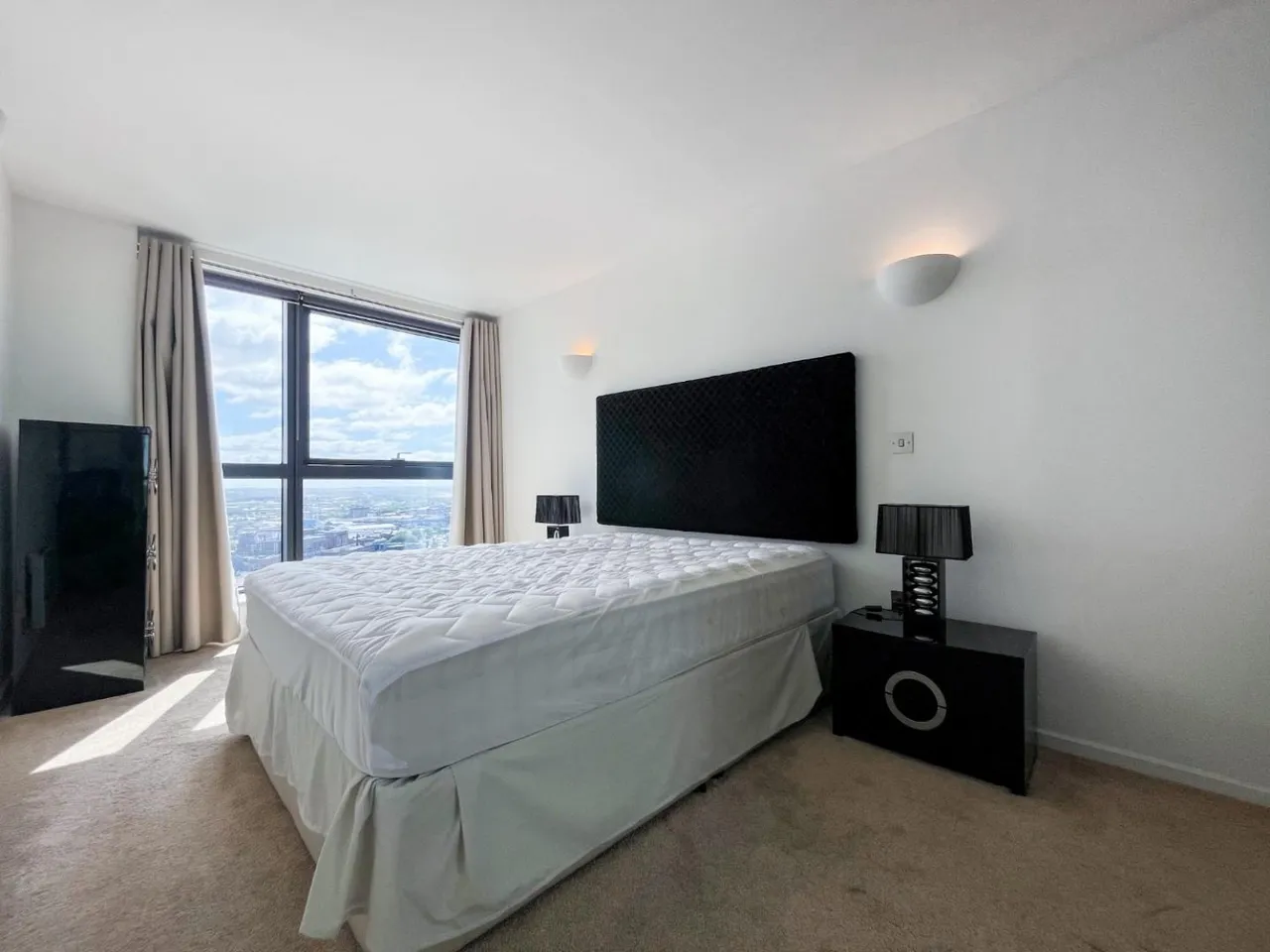 Bridgewater Place, Leeds, LS11, photo 4