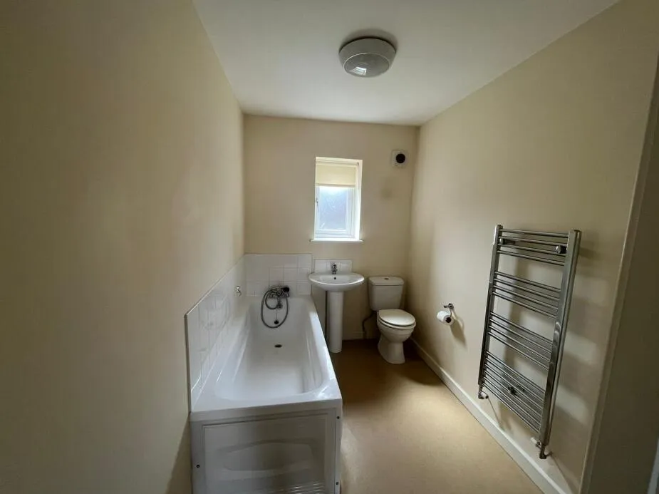 Wellington Court, BD6, photo 6