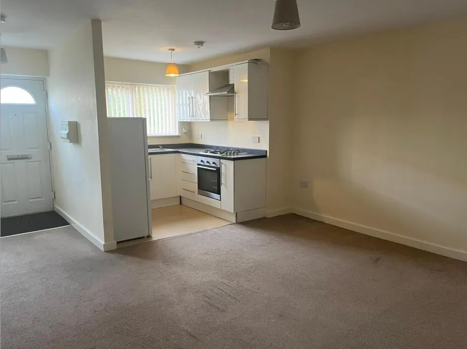 Wellington Court, BD6, photo 3