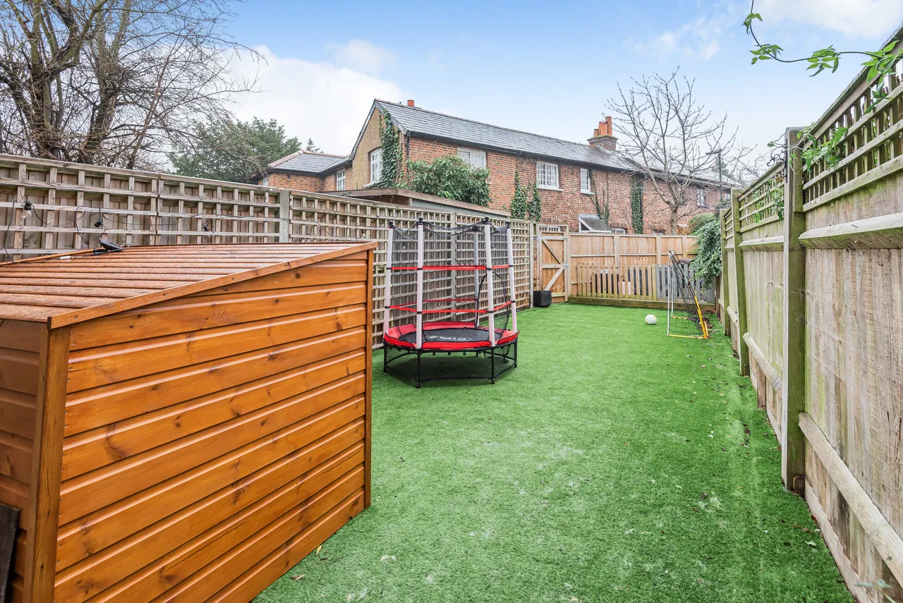 Priory Road, Hampton, TW12 2NR, photo 5