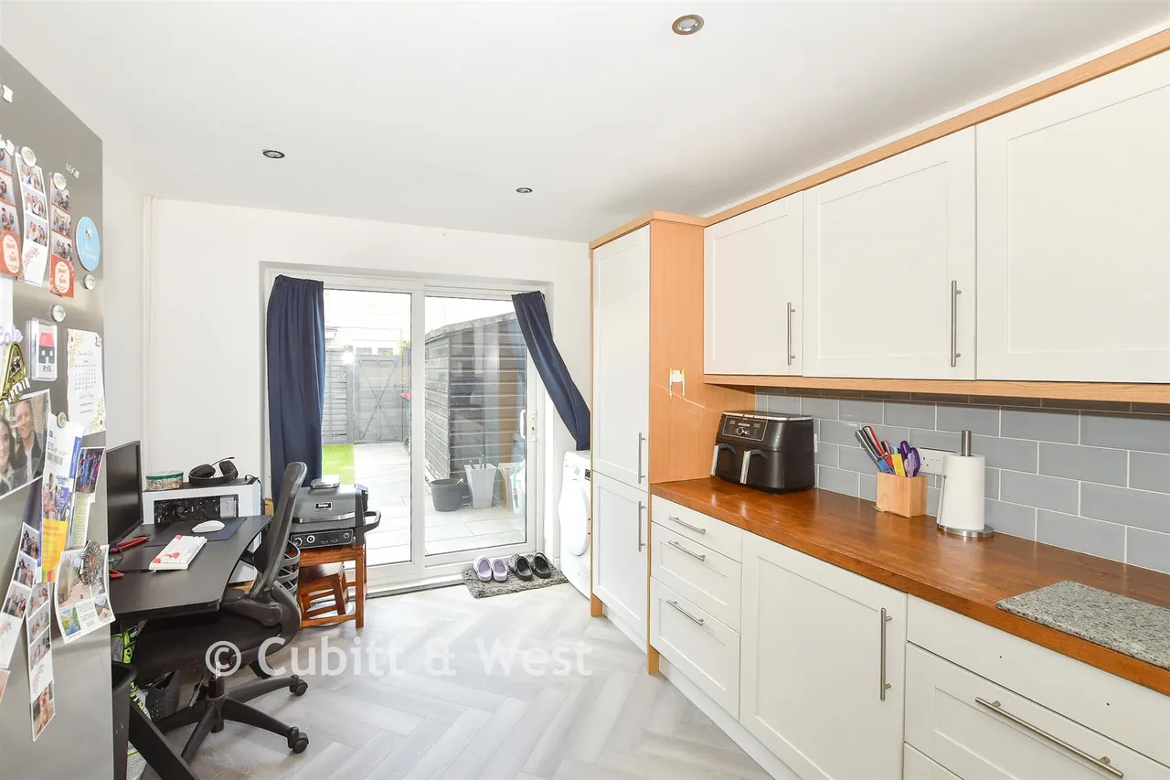 Hickling Walk, Crawley, RH10, photo 7