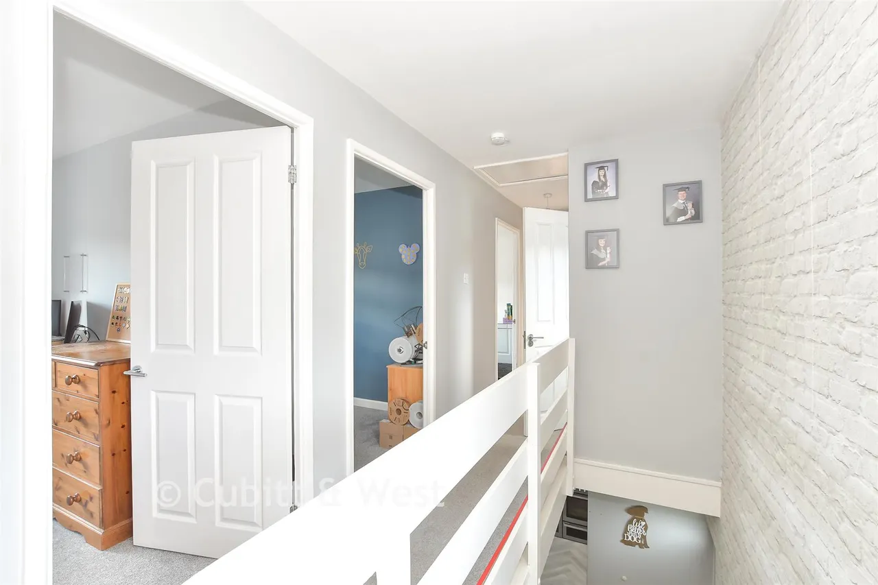 Hickling Walk, Crawley, RH10, photo 8
