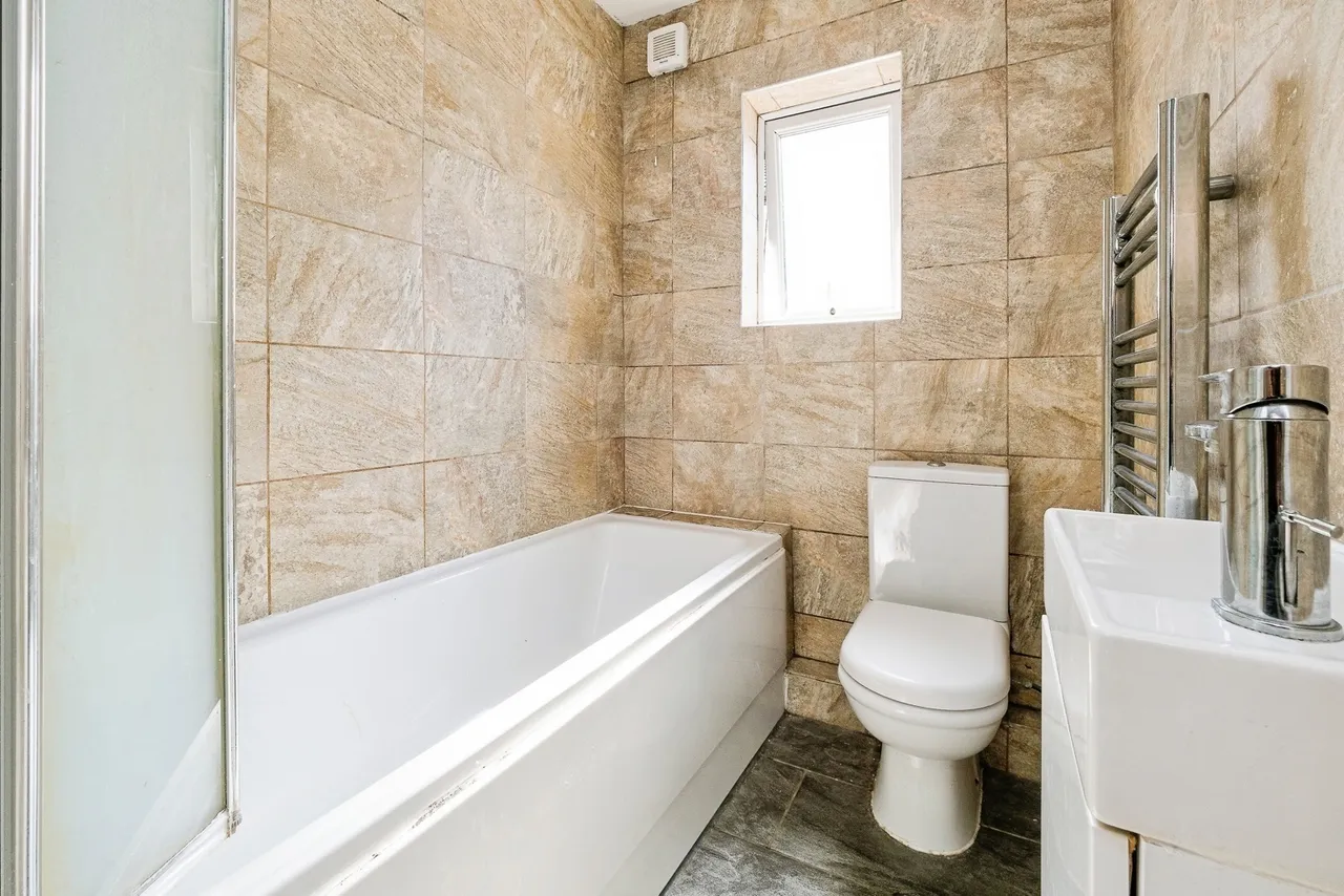 Granton Avenue, Upminster, RM14, photo 11
