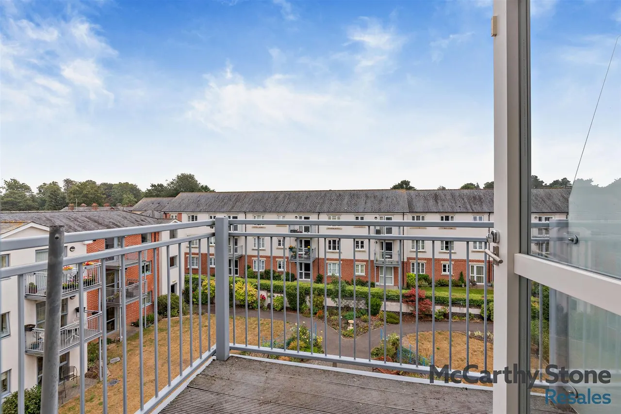 2 bed flat for sale, New Road, Basingstoke, RG21