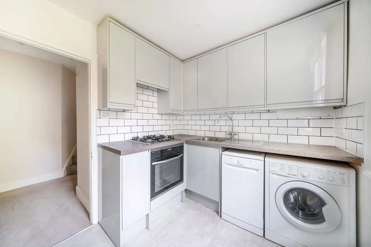 Flat 4, 109 Philbeach Gardens, London, photo 12