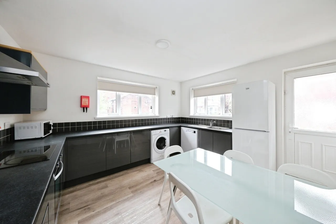 Stalker Lees Road, Sheffield, S11, photo 4