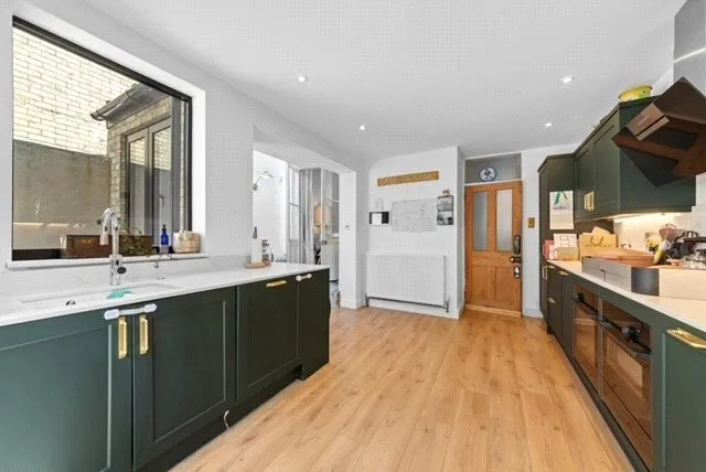 Radnor Park Crescent, Folkestone, Kent, CT19, photo 30